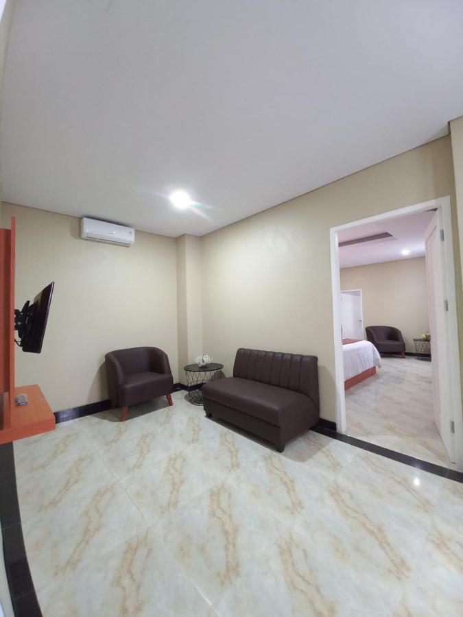Grand Avira Hotel Batu Merah Exterior photo