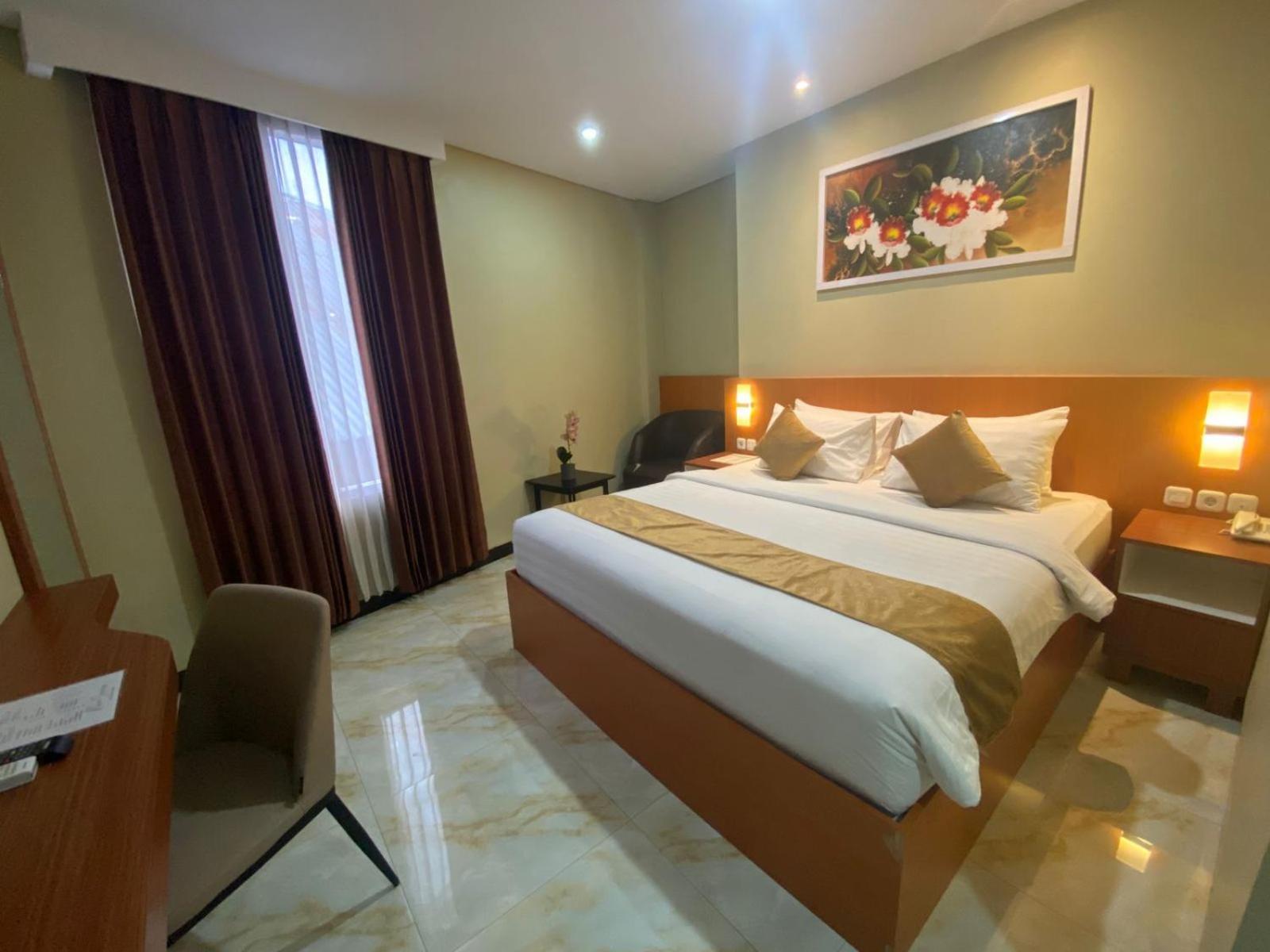 Grand Avira Hotel Batu Merah Exterior photo